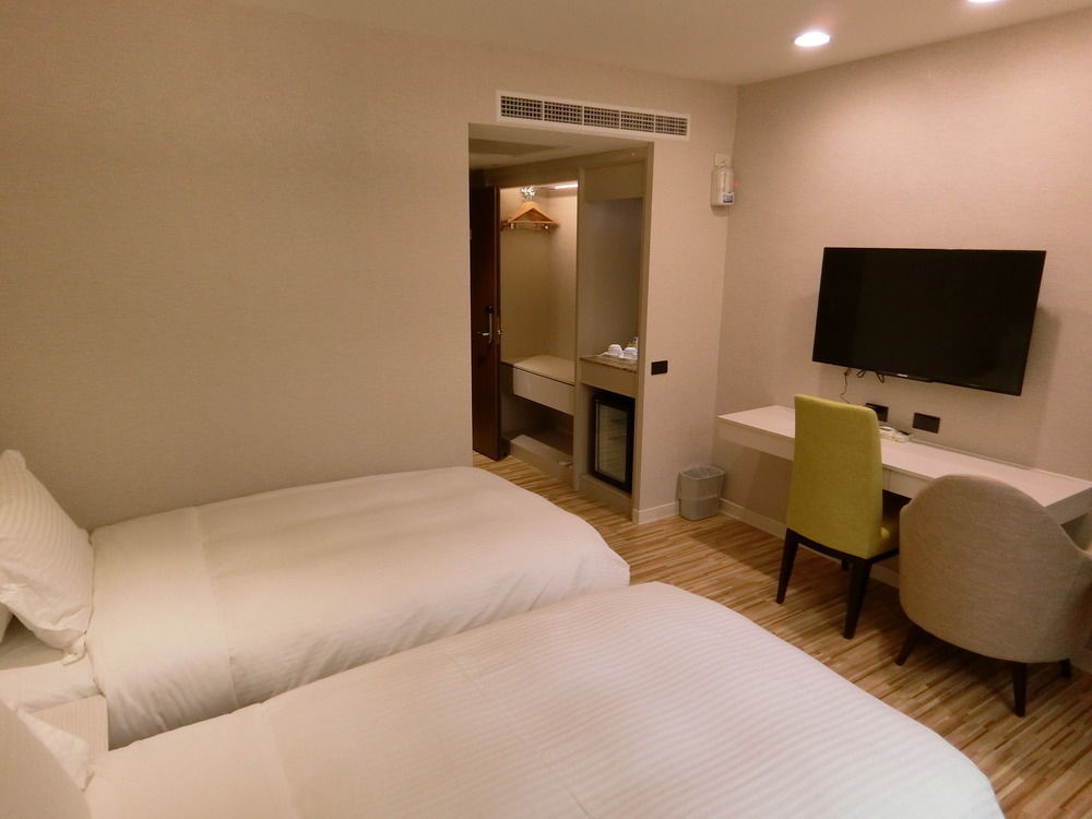 Wemeet Hotel Pingtung Zewnętrze zdjęcie