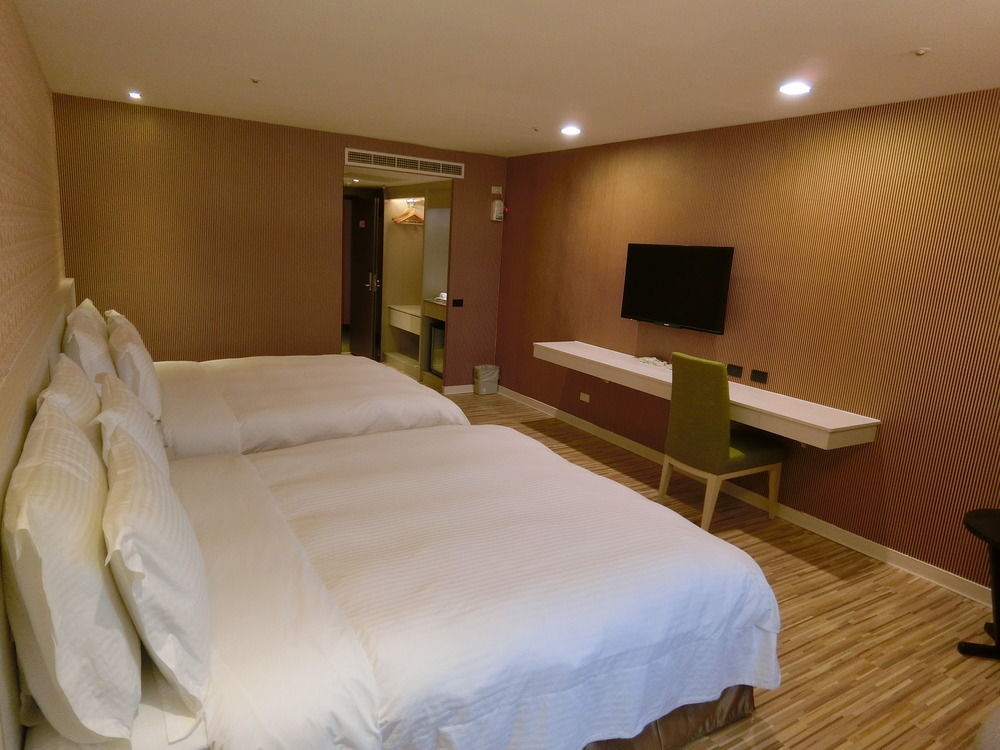 Wemeet Hotel Pingtung Zewnętrze zdjęcie