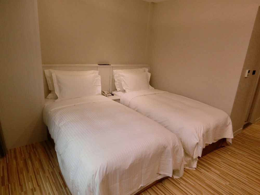 Wemeet Hotel Pingtung Zewnętrze zdjęcie